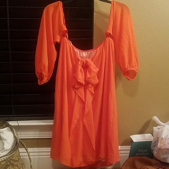 Cold Shoulder (longer) top - Picture 2 of 3